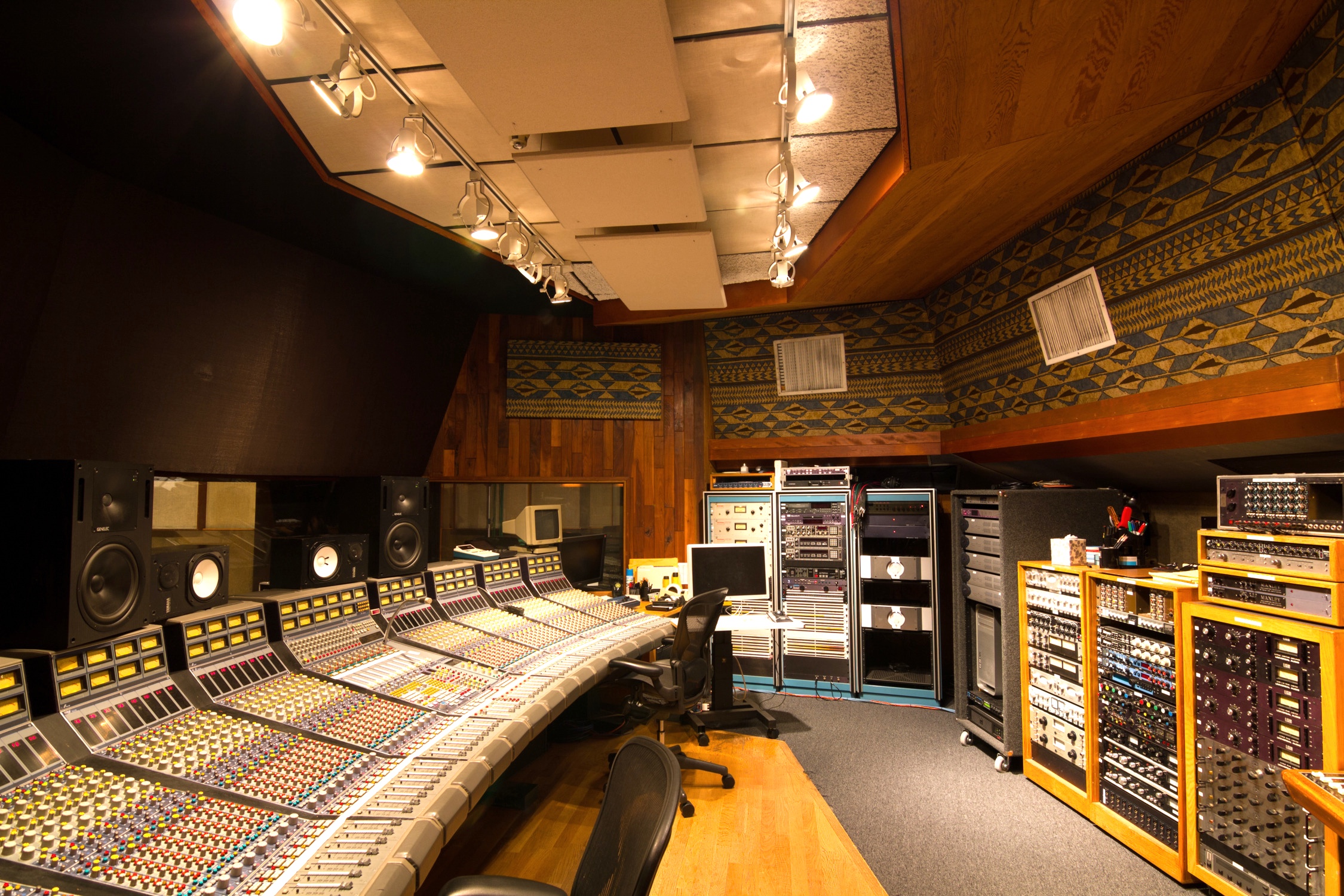 Best Recording Studios: The World's Most Scenic Spaces – Billboard